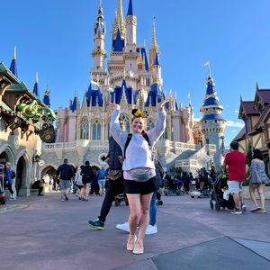 Meet your Posher, Roni